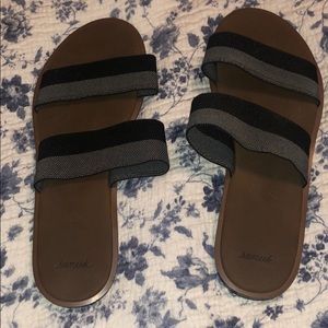 sanuk flip flops